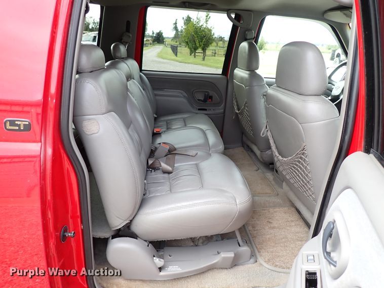 image for item IC9500 1999 Chevrolet Suburban 1500  SUV