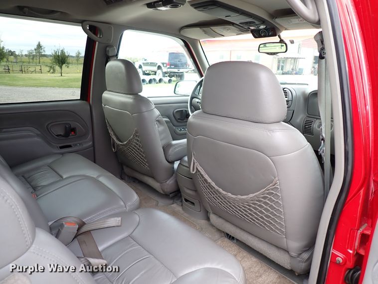 image for item IC9500 1999 Chevrolet Suburban 1500  SUV
