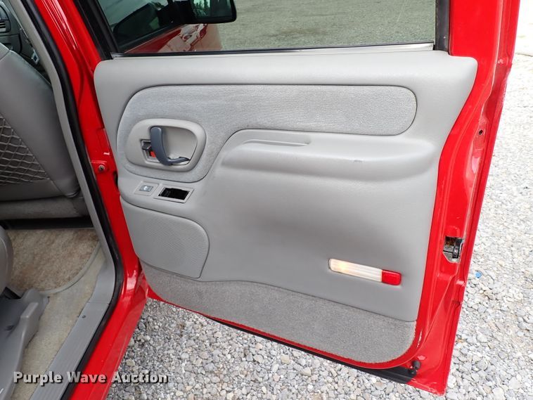 image for item IC9500 1999 Chevrolet Suburban 1500  SUV