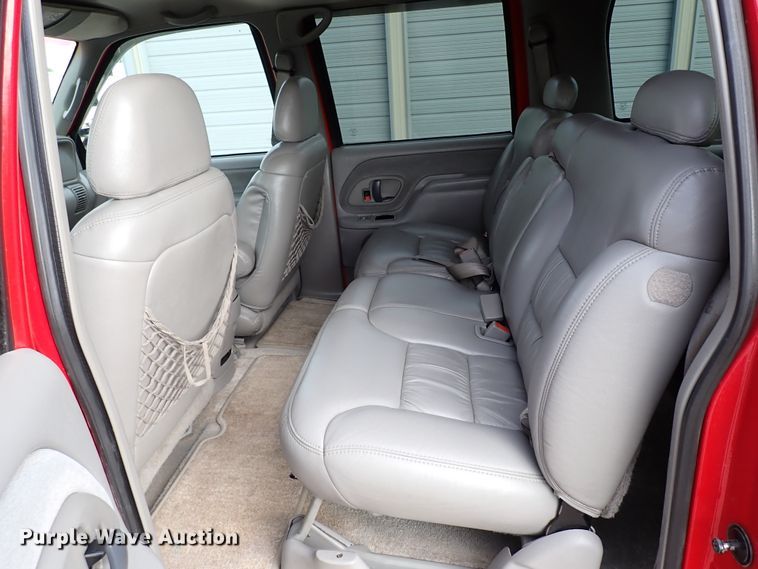 image for item IC9500 1999 Chevrolet Suburban 1500  SUV