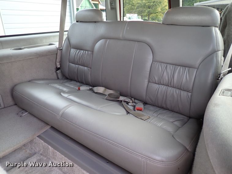 image for item IC9500 1999 Chevrolet Suburban 1500  SUV