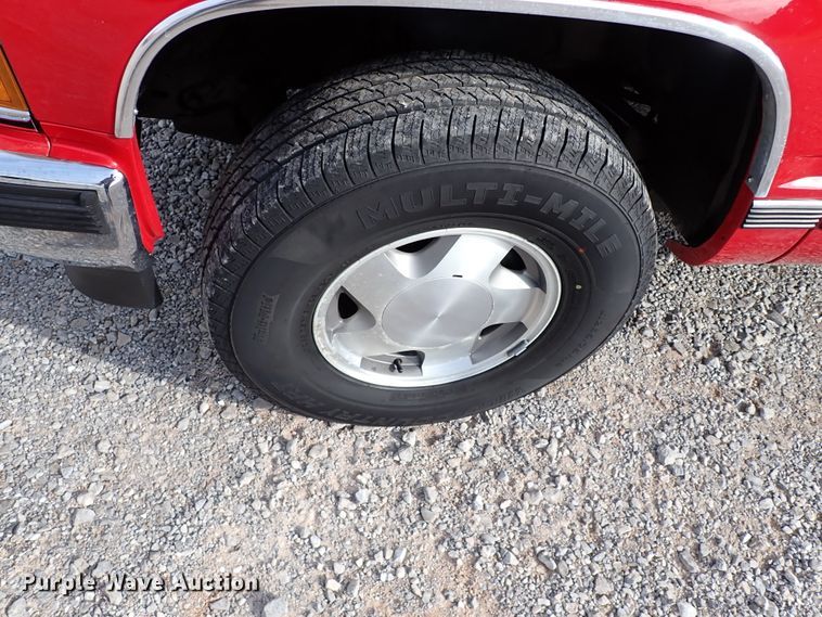 image for item IC9500 1999 Chevrolet Suburban 1500  SUV