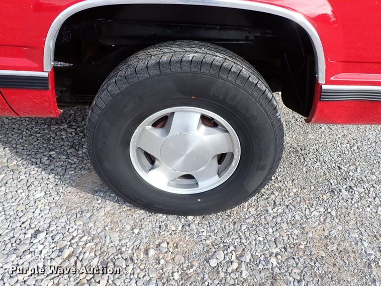 image for item IC9500 1999 Chevrolet Suburban 1500  SUV