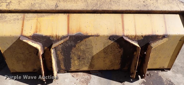 image for item IC9556 77" W loader bucket