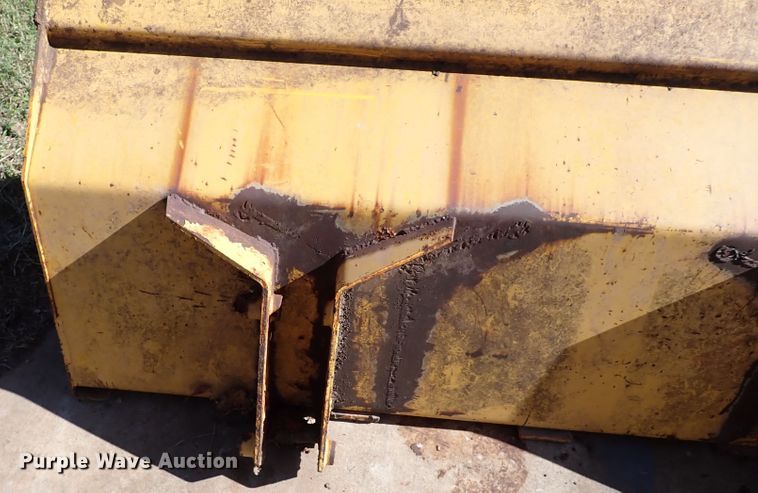 image for item IC9556 77" W loader bucket