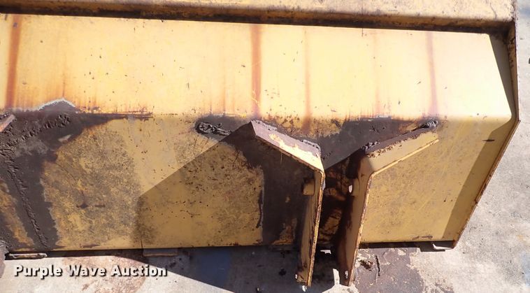 image for item IC9556 77" W loader bucket