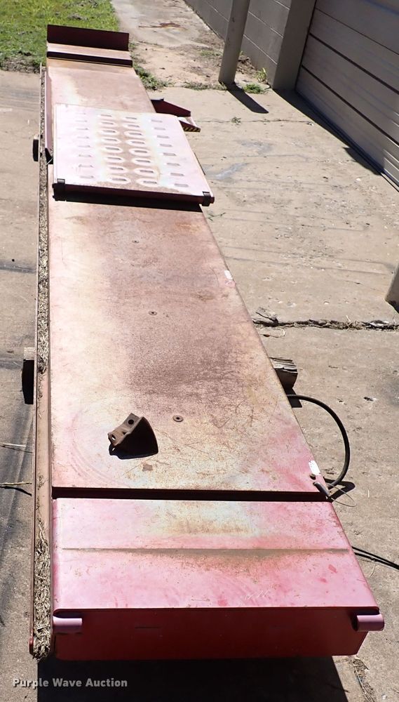 image for item IC9557 Hunter RX  automotive lift