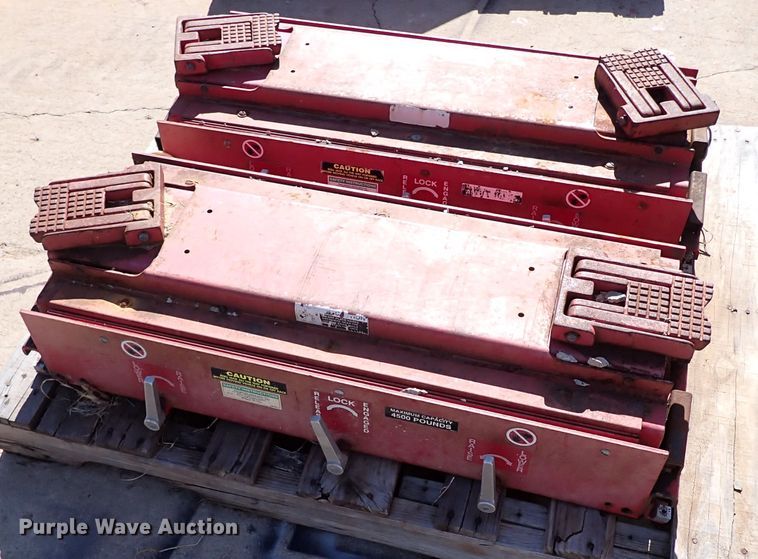image for item IC9557 Hunter RX  automotive lift