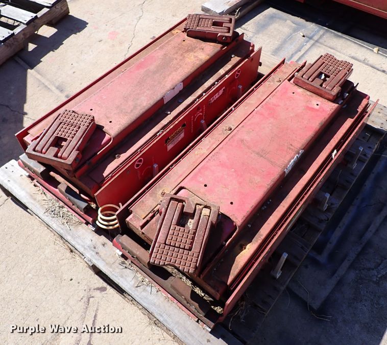image for item IC9557 Hunter RX  automotive lift