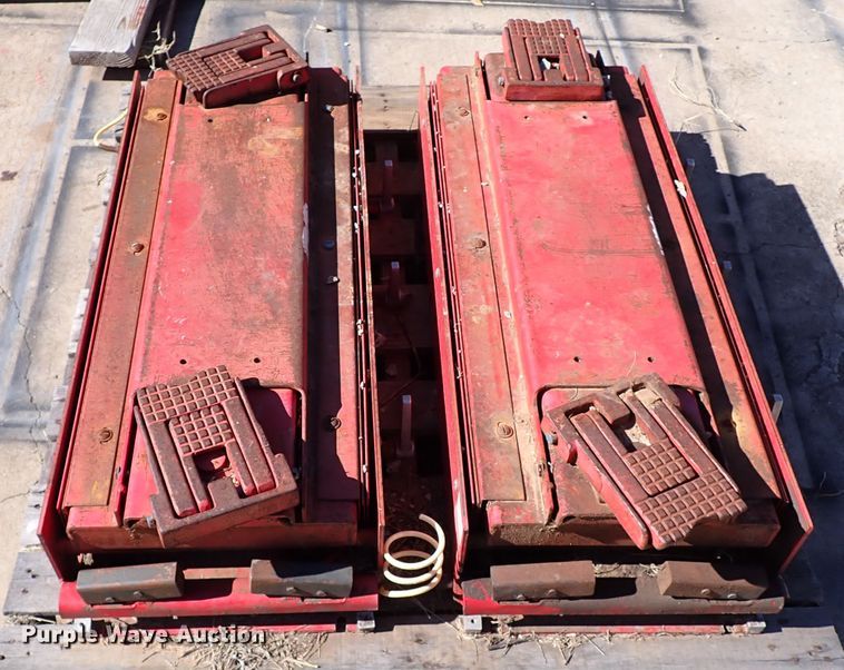 image for item IC9557 Hunter RX  automotive lift
