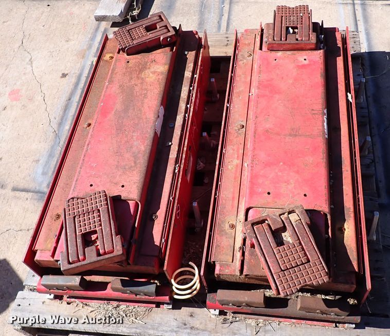 image for item IC9557 Hunter RX  automotive lift