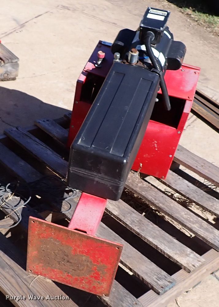 image for item IC9557 Hunter RX  automotive lift