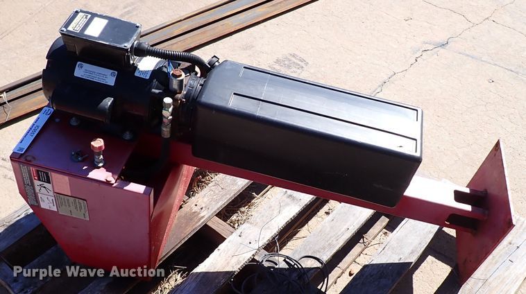 image for item IC9557 Hunter RX  automotive lift