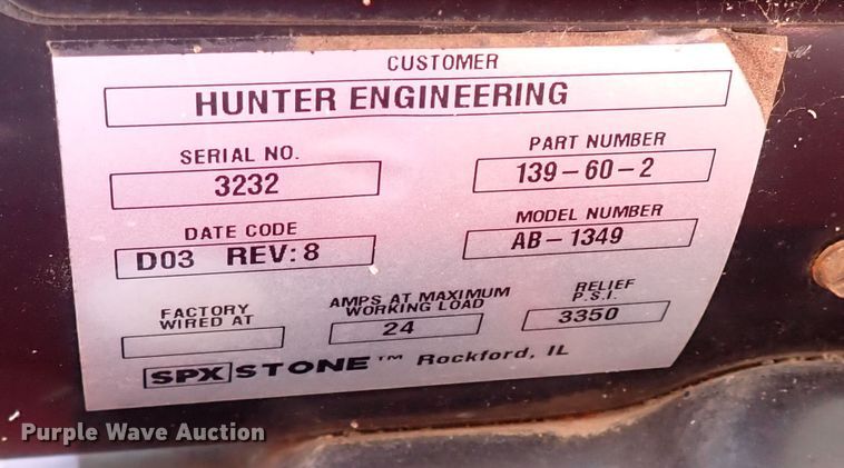 image for item IC9557 Hunter RX  automotive lift