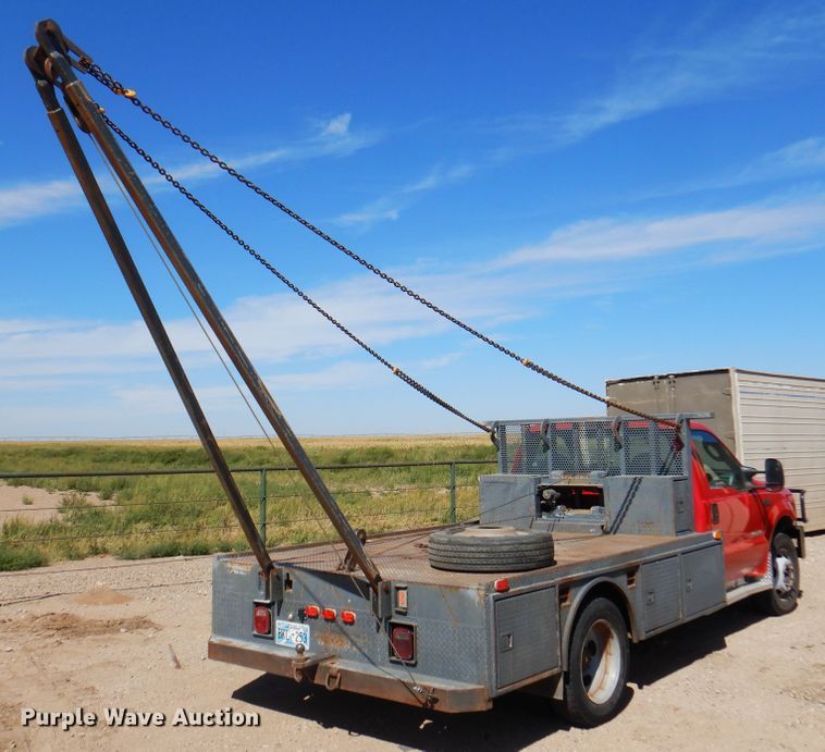 image for item IJ9497 2004 Ford F550 Super Duty  winch truck