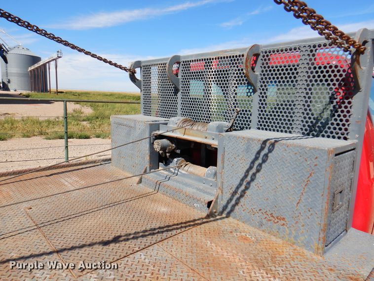 image for item IJ9497 2004 Ford F550 Super Duty  winch truck