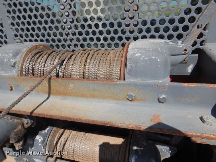 image for item IJ9497 2004 Ford F550 Super Duty  winch truck