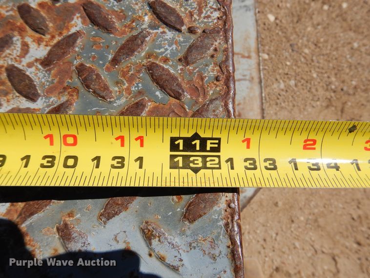 image for item IJ9497 2004 Ford F550 Super Duty  winch truck