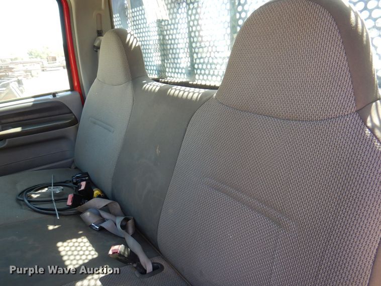 image for item IJ9497 2004 Ford F550 Super Duty  winch truck