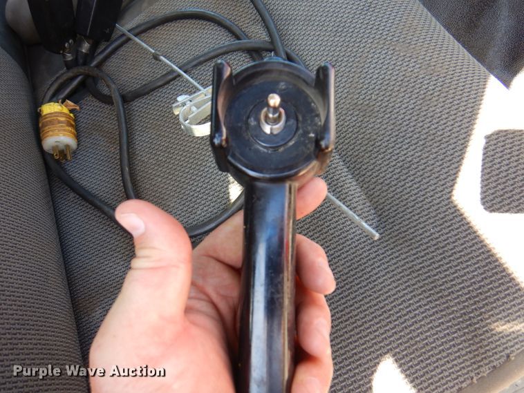 image for item IJ9497 2004 Ford F550 Super Duty  winch truck