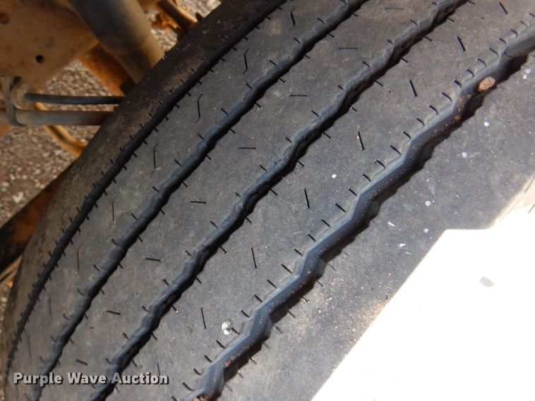 image for item IJ9497 2004 Ford F550 Super Duty  winch truck