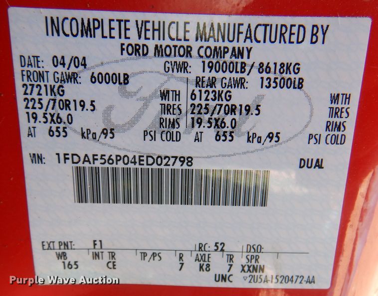 image for item IJ9497 2004 Ford F550 Super Duty  winch truck