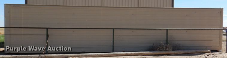 image for item IJ9498 Enclosed cargo body