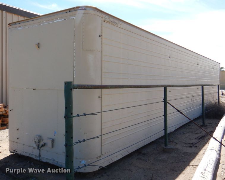 image for item IJ9498 Enclosed cargo body