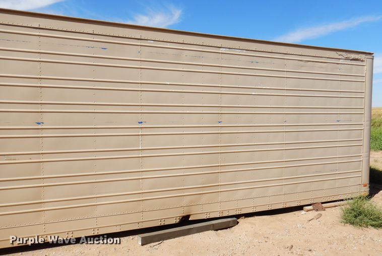 image for item IJ9498 Enclosed cargo body