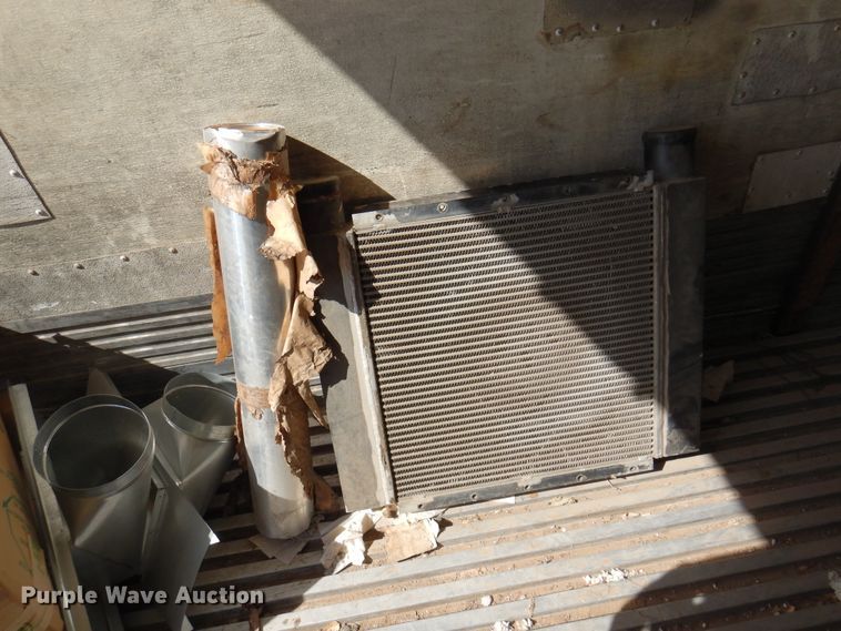 image for item IJ9498 Enclosed cargo body