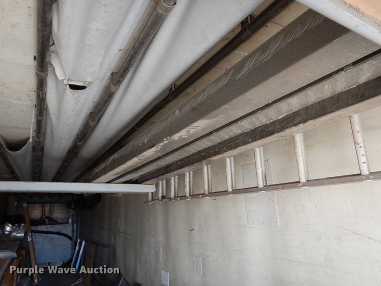 image for item IJ9498 Enclosed cargo body