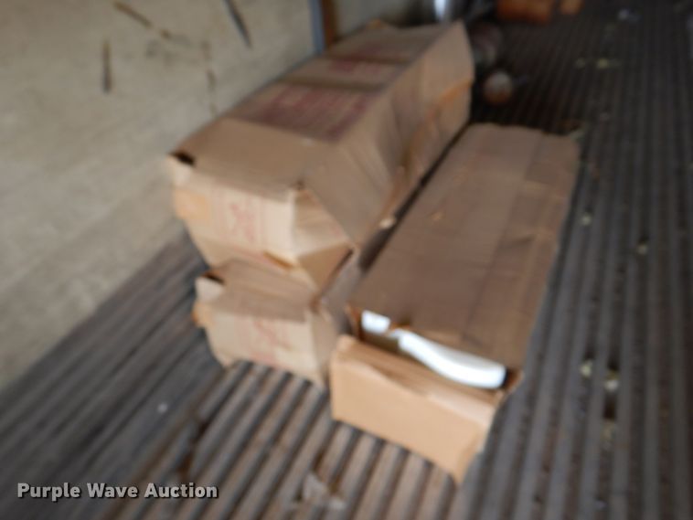 image for item IJ9498 Enclosed cargo body