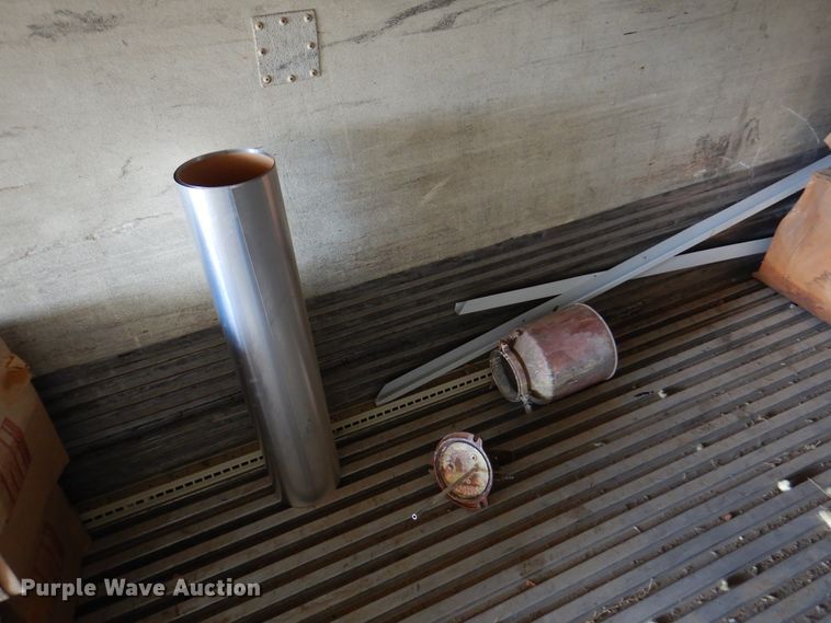 image for item IJ9498 Enclosed cargo body