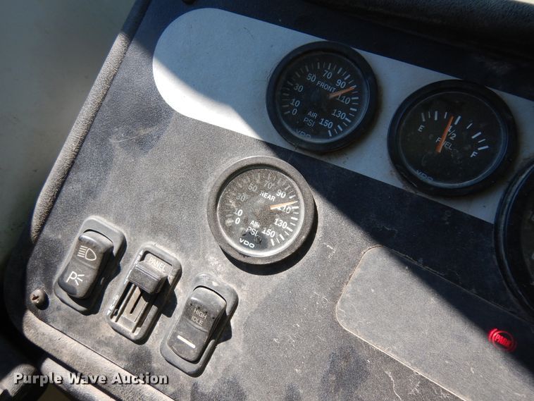 image for item IK9504 2001 Blue Bird All American  school bus