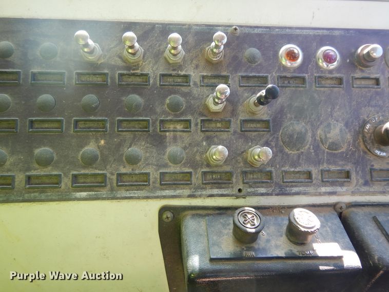 image for item IK9504 2001 Blue Bird All American  school bus