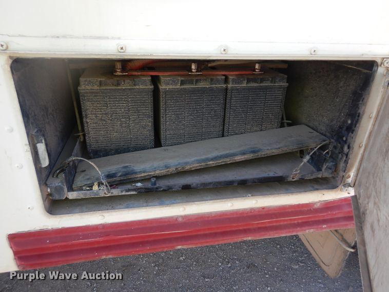 image for item IK9504 2001 Blue Bird All American  school bus