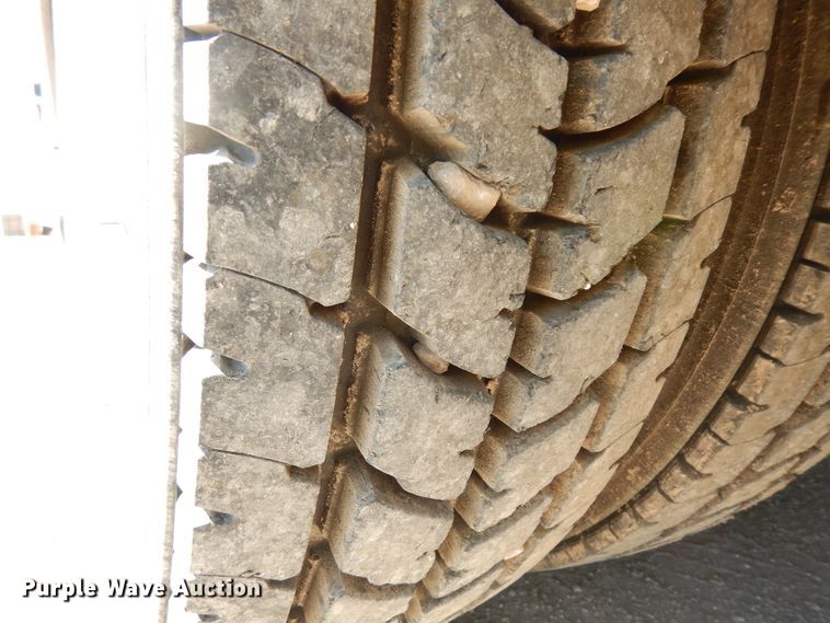 image for item IK9504 2001 Blue Bird All American  school bus