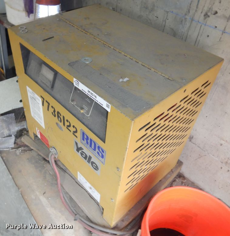 image for item IK9516 Yale forklift battery charger