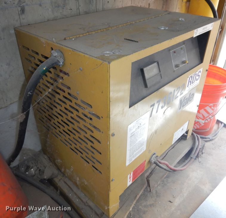 image for item IK9516 Yale forklift battery charger