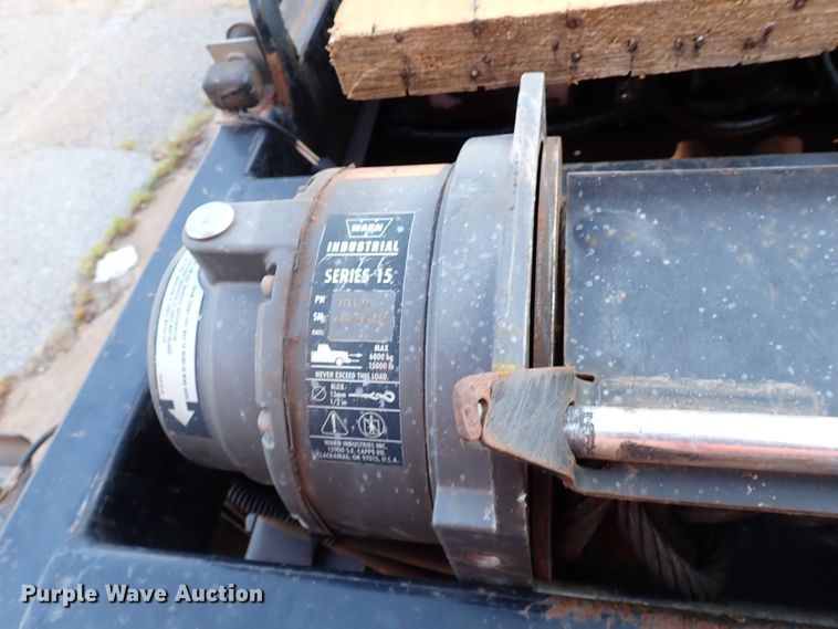 image for item IN9577 2007 GMC W3500  roll-off container truck