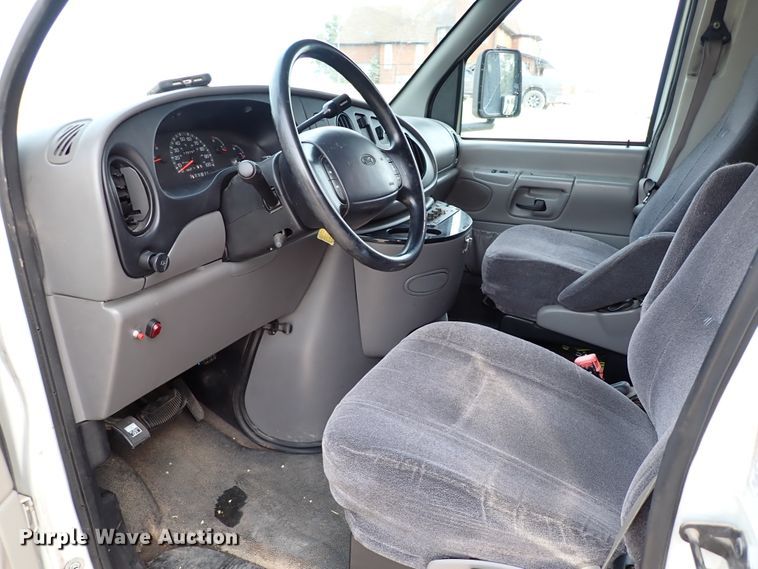 image for item IN9675 1998 Ford E450 Econoline  party bus