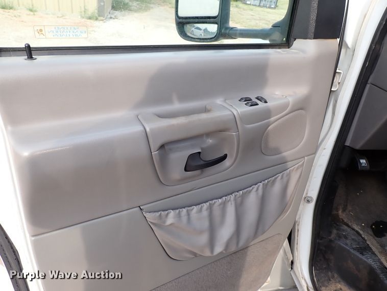 image for item IN9675 1998 Ford E450 Econoline  party bus