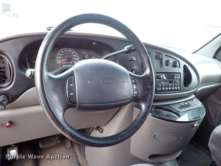 image for item IN9675 1998 Ford E450 Econoline  party bus