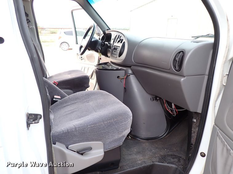 image for item IN9675 1998 Ford E450 Econoline  party bus