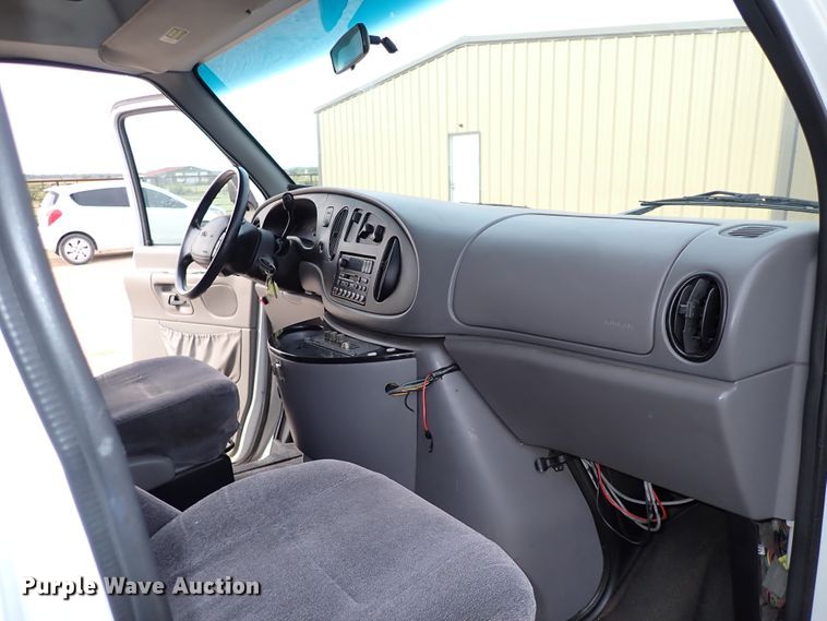 image for item IN9675 1998 Ford E450 Econoline  party bus