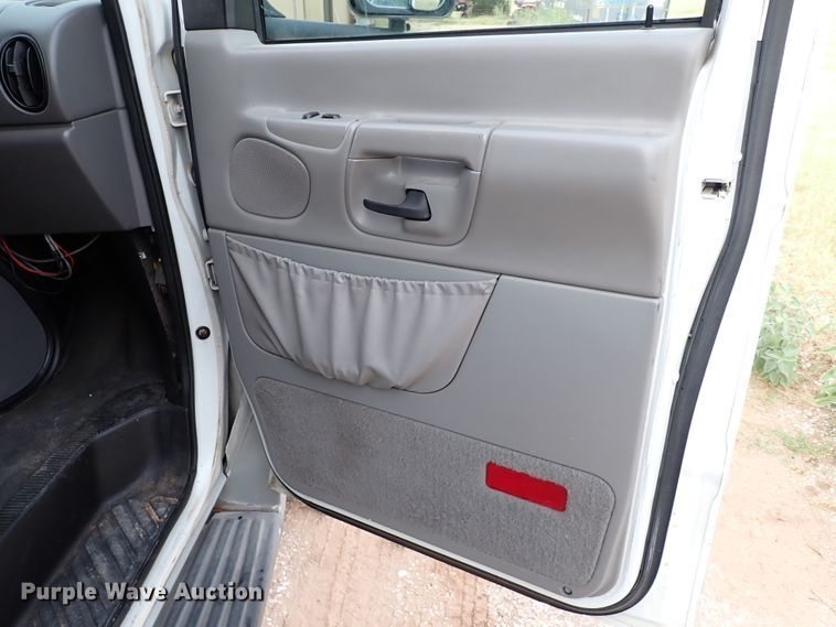 image for item IN9675 1998 Ford E450 Econoline  party bus