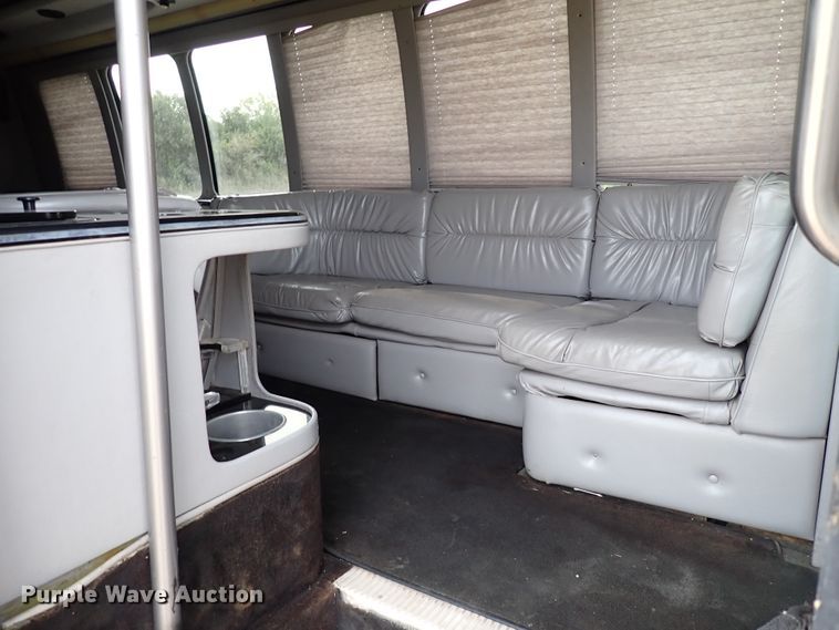 image for item IN9675 1998 Ford E450 Econoline  party bus