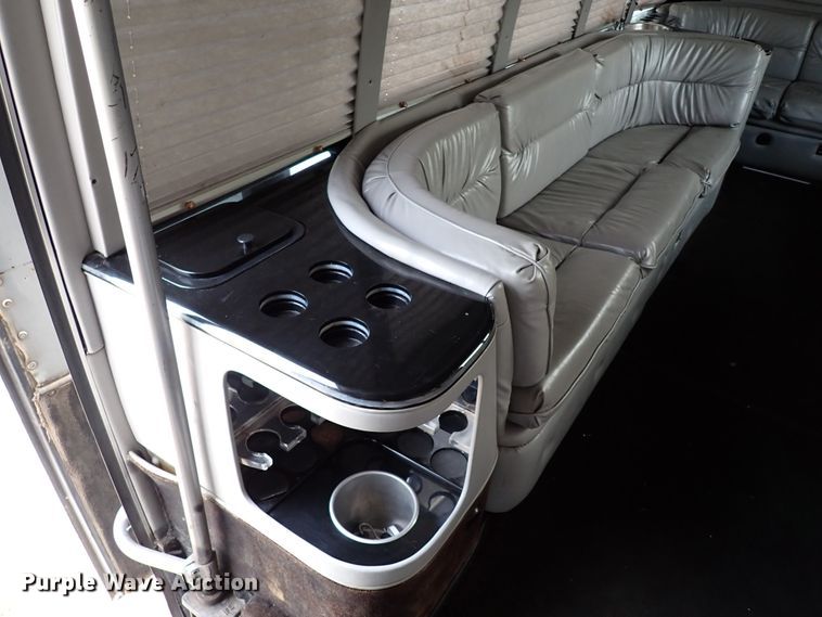 image for item IN9675 1998 Ford E450 Econoline  party bus