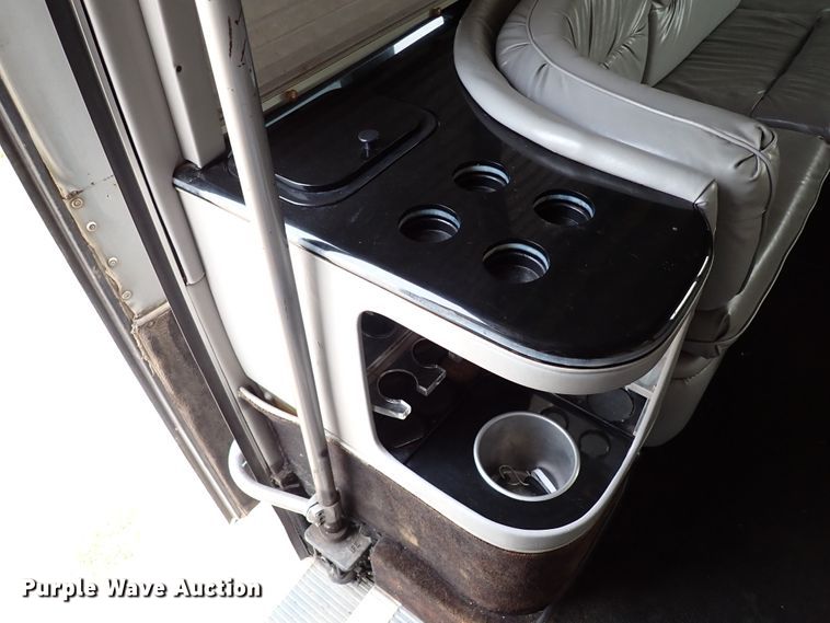 image for item IN9675 1998 Ford E450 Econoline  party bus