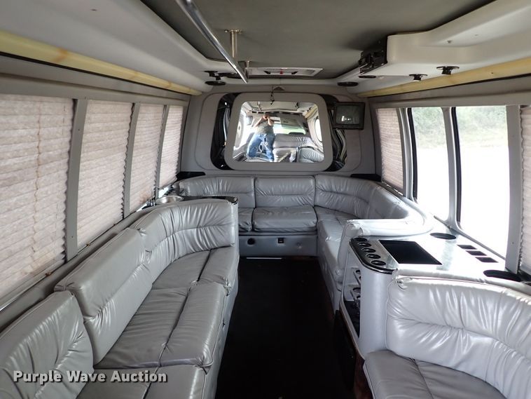 image for item IN9675 1998 Ford E450 Econoline  party bus